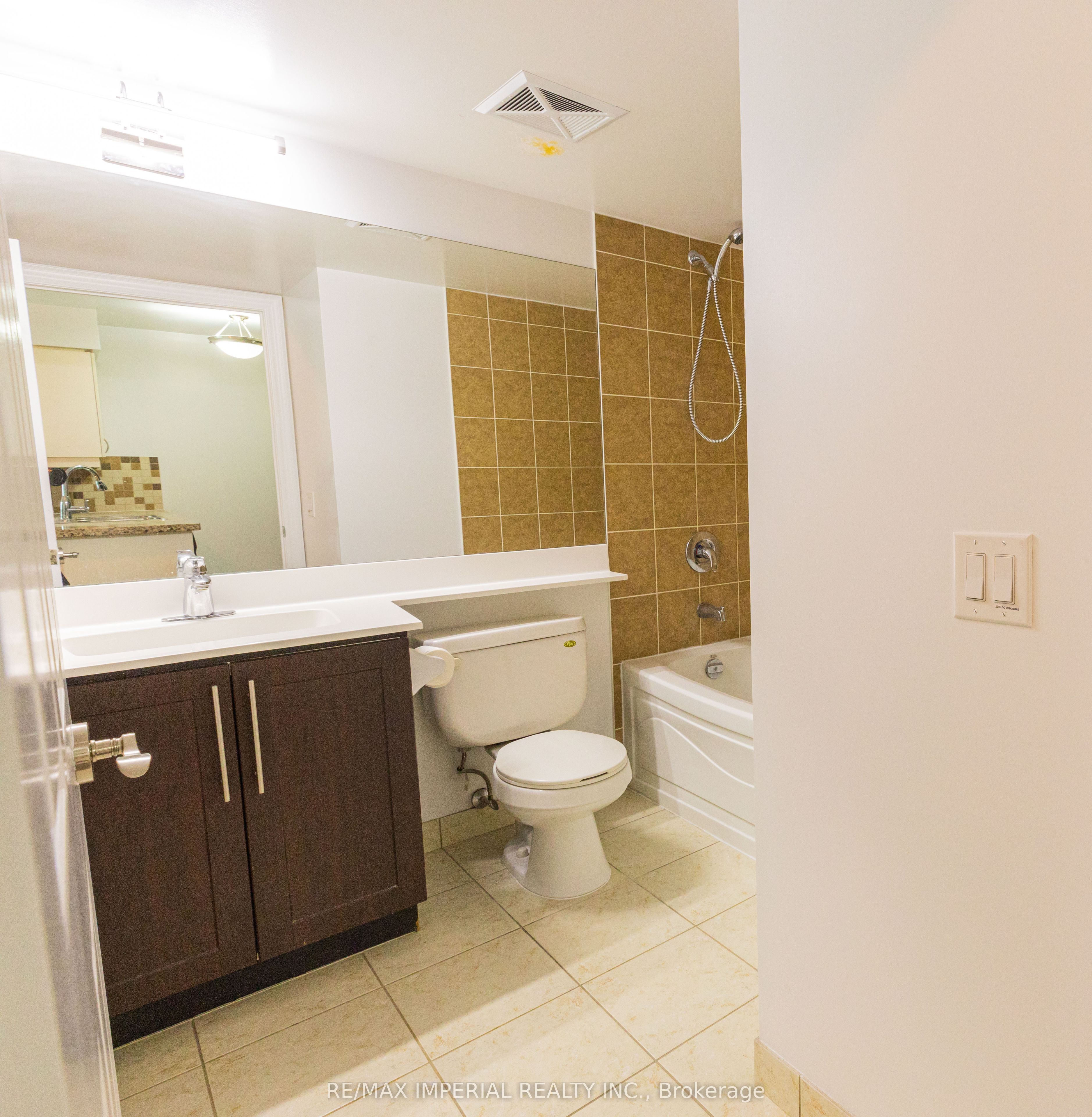 25 Greenview Avenue, #1821