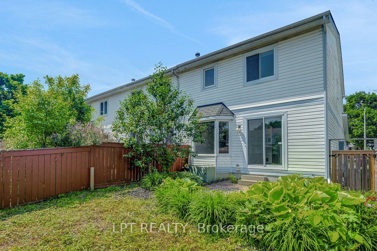 83 Langstrom Crescent