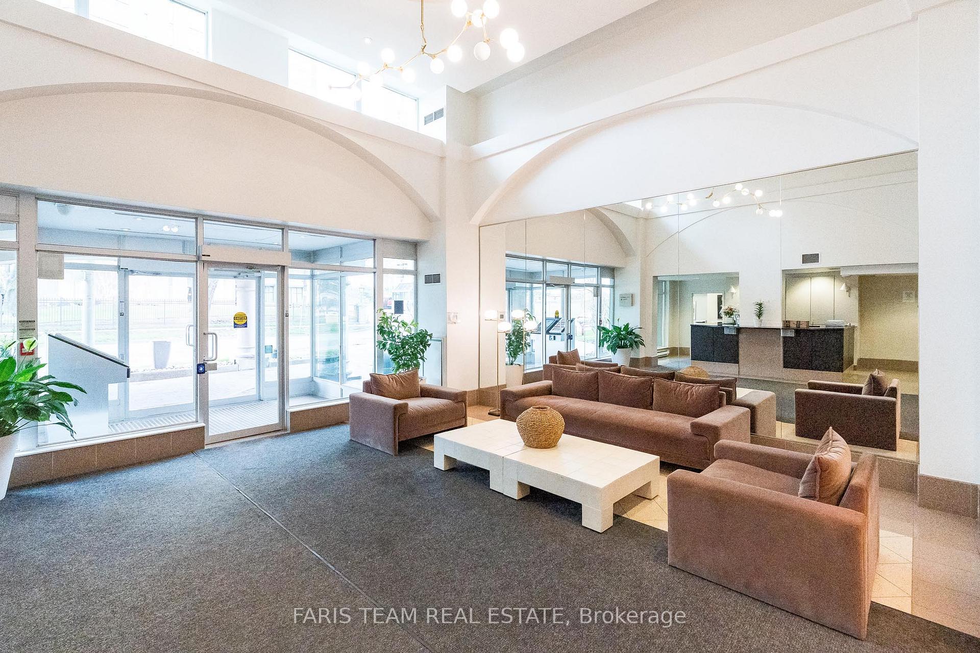 2 Bedrooms Condo at 88 Palace Pier,  Toronto For sale