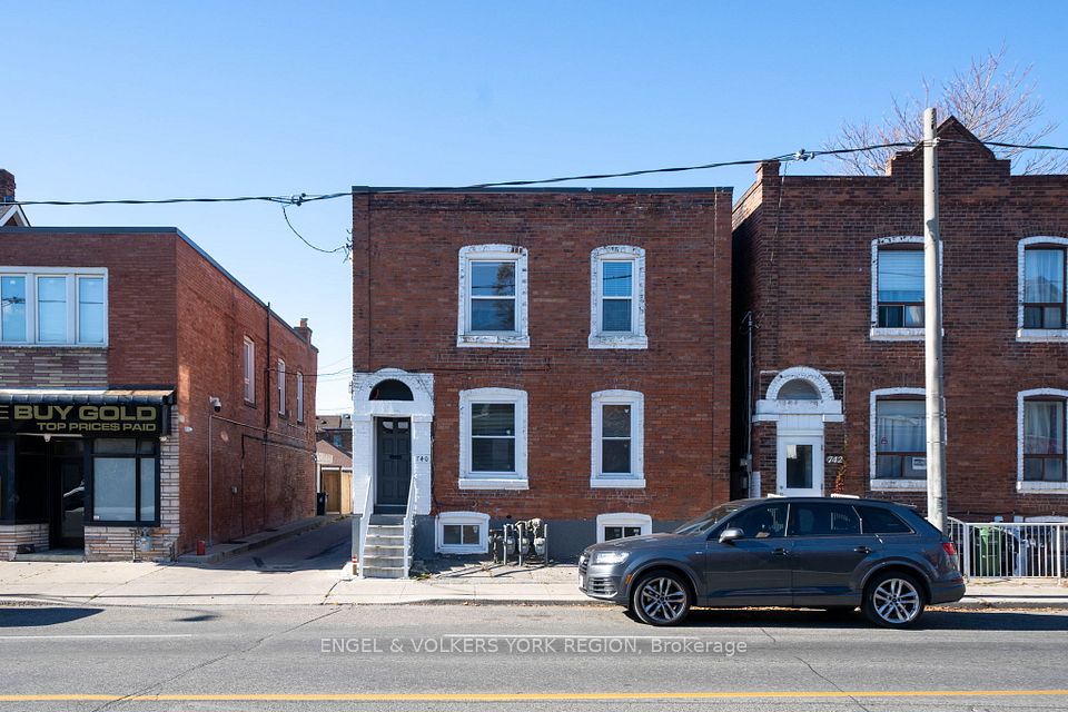 740 Lansdowne
