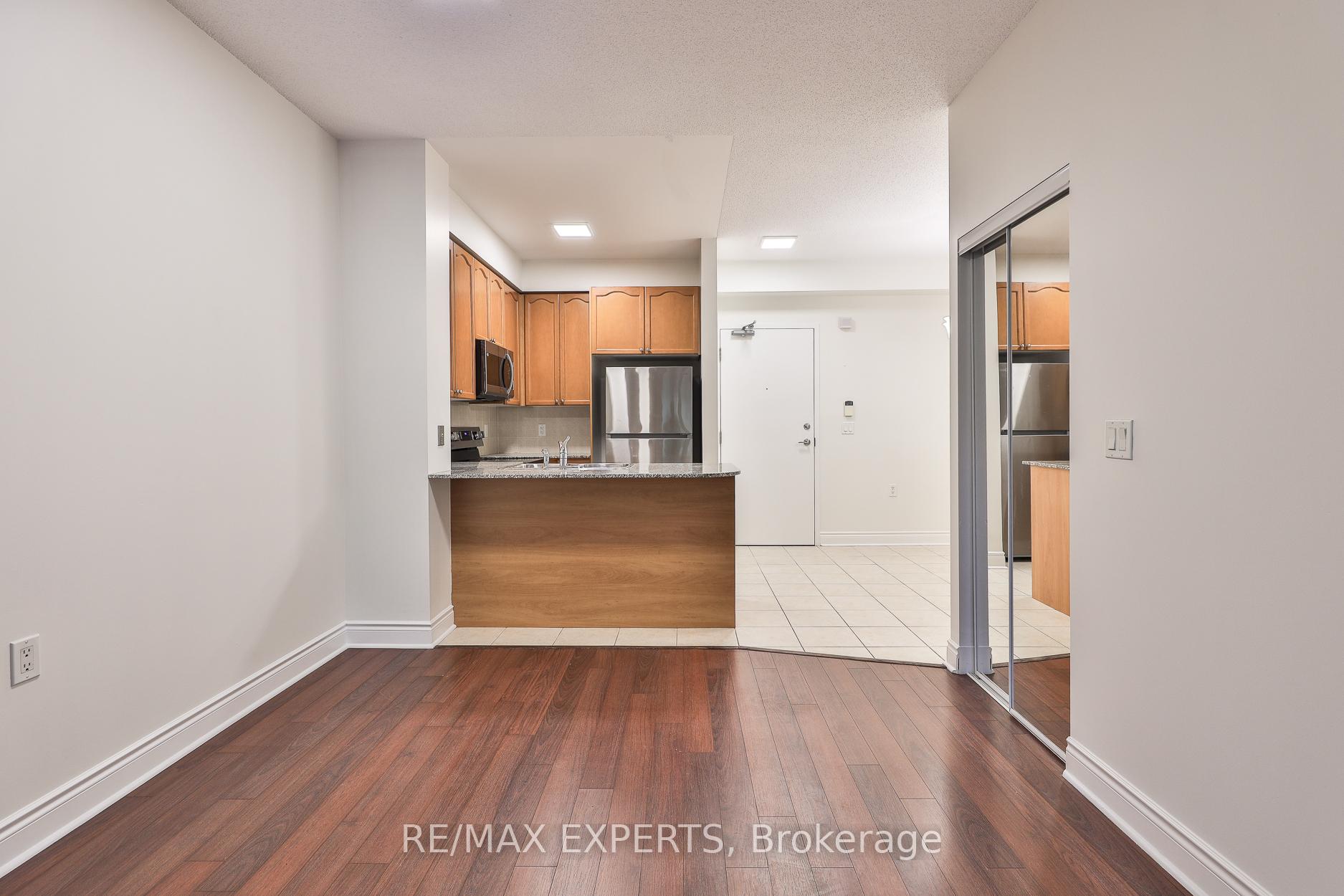 2 Bedrooms Condo at 8201 Islington, Vaughan For sale