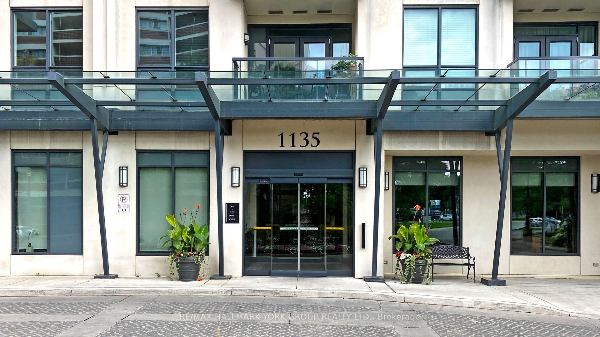 3 Bedrooms Condo at 1135 Royal York,  Toronto For sale