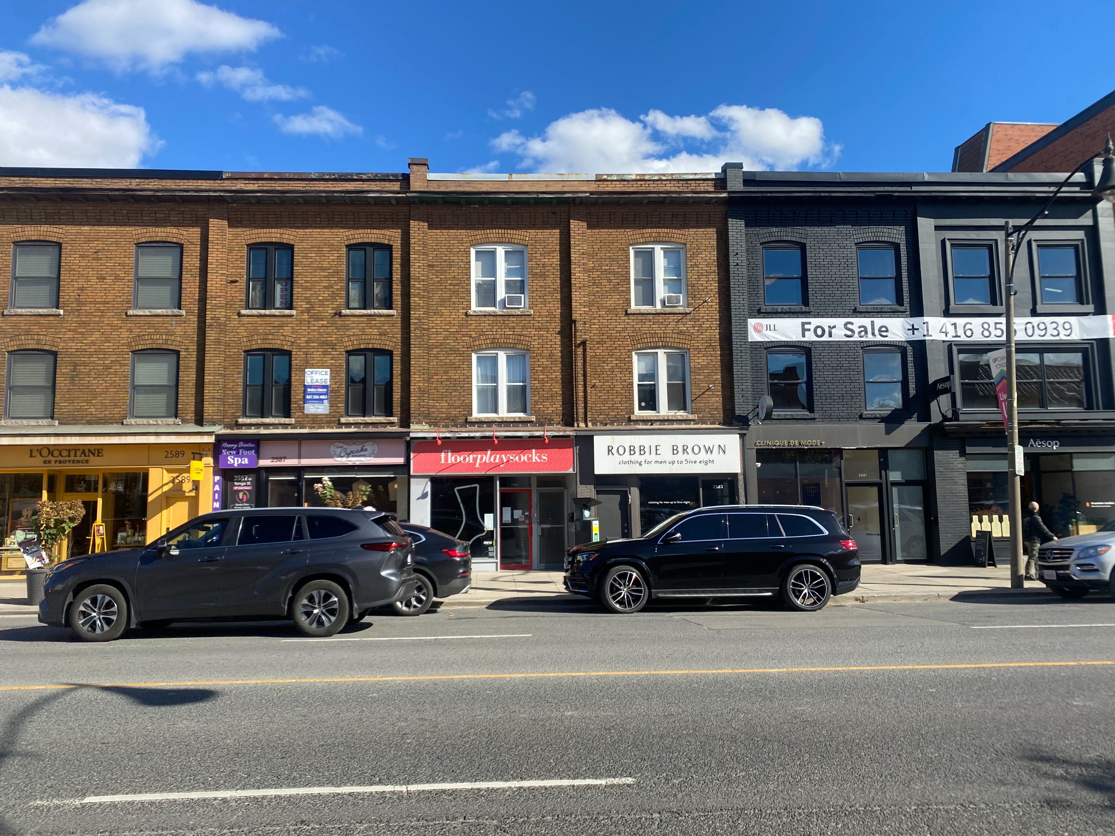 2585 Yonge Street Toronto C04 Ontario M4P 2J1