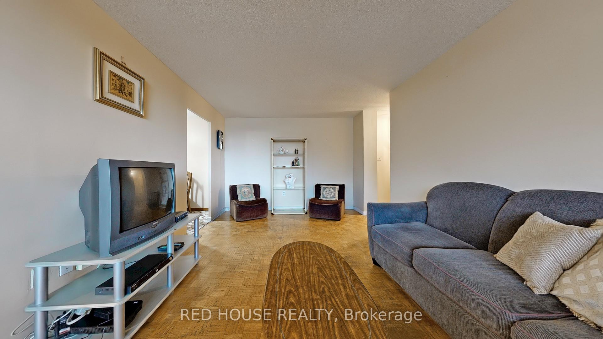 2 Bedrooms Condo at 5 Frith, Toronto For sale