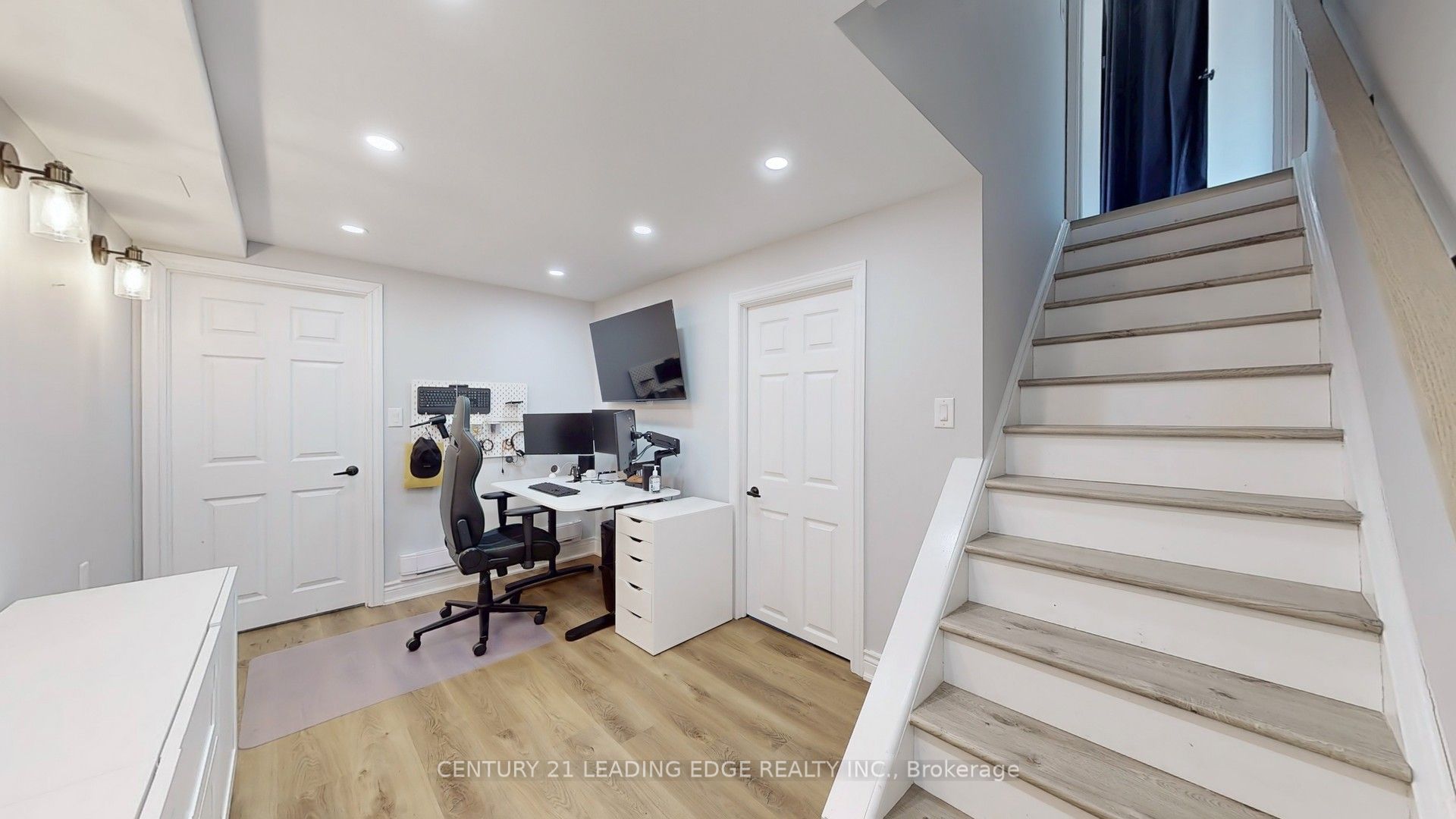 1100 Oxford Street, #118
