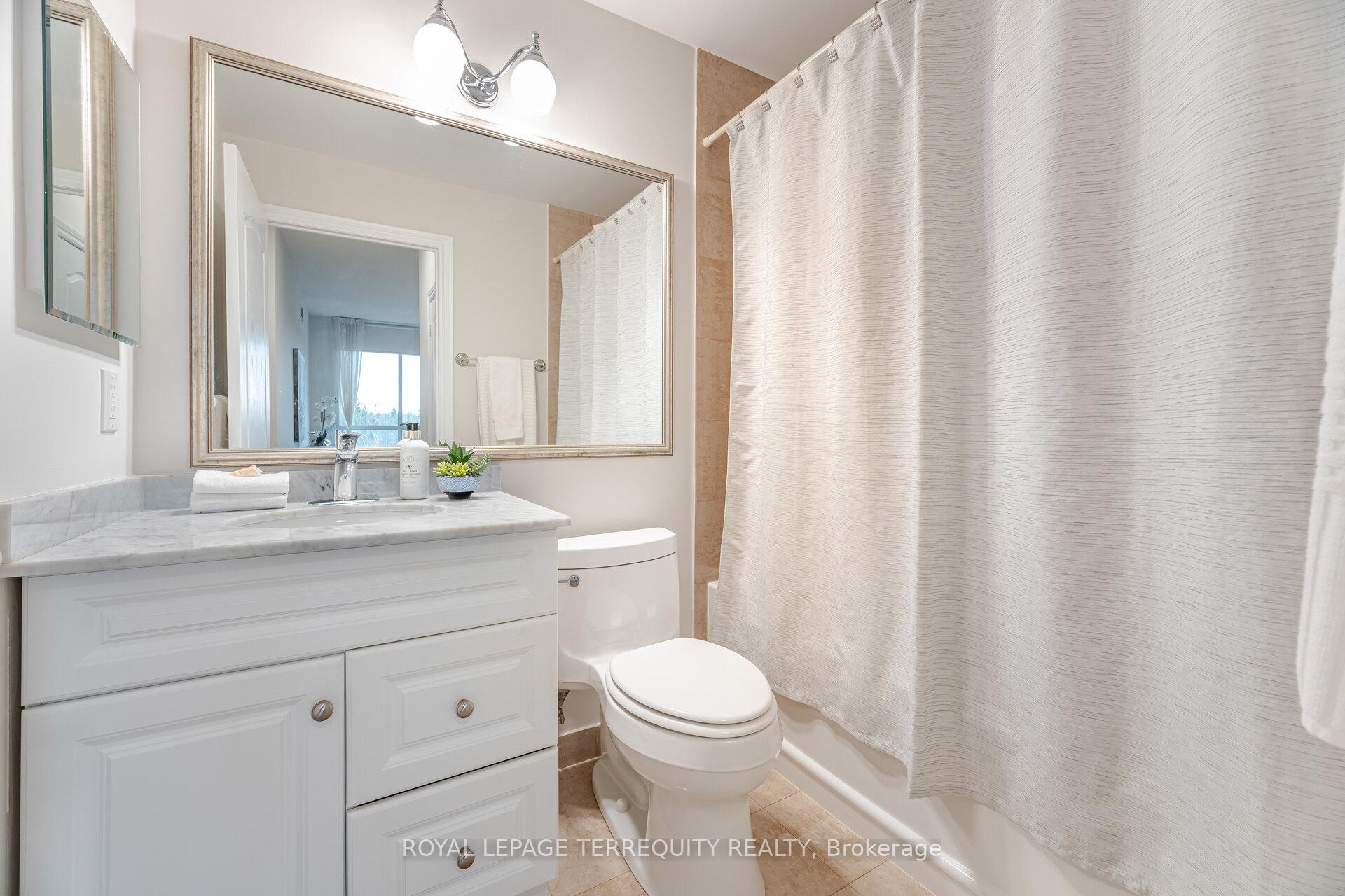 2 Bedrooms Condo at 1101 Leslie,  Toronto For sale