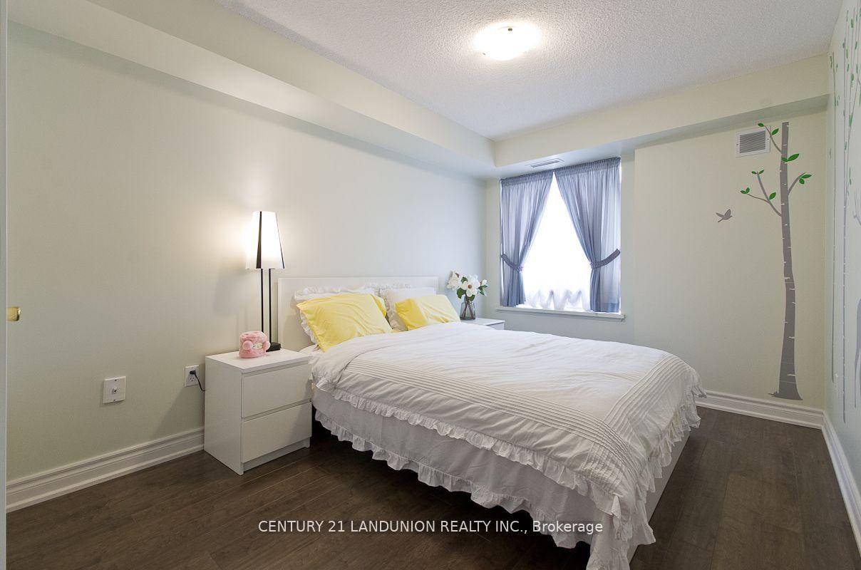 2 Bedrooms Condo at 88 Grandview,  Toronto For sale