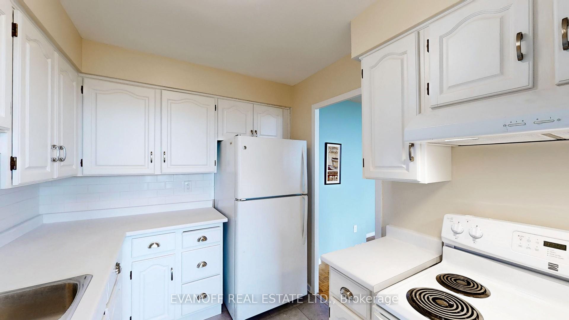 3 Bedrooms Condo at 3311 Kingston, Toronto For sale