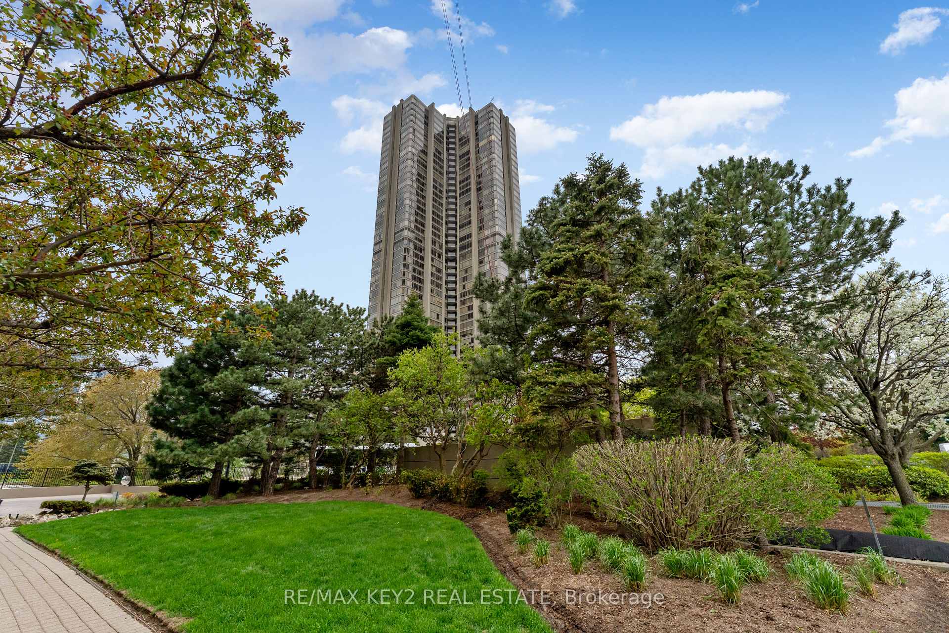 1 Bedroom Condo at 1 Palace Pier, Toronto For sale