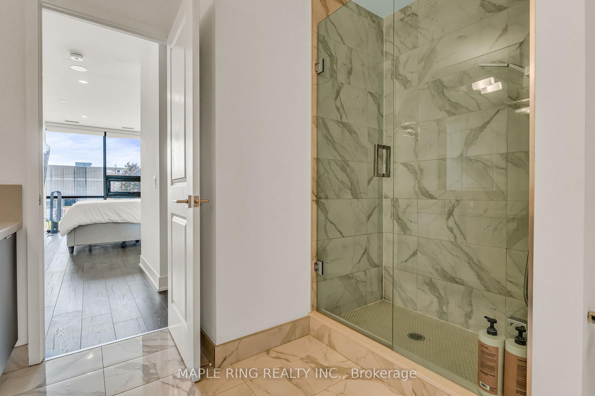 3 Bedrooms Condo at 2908 Highway 7, Vaughan For sale