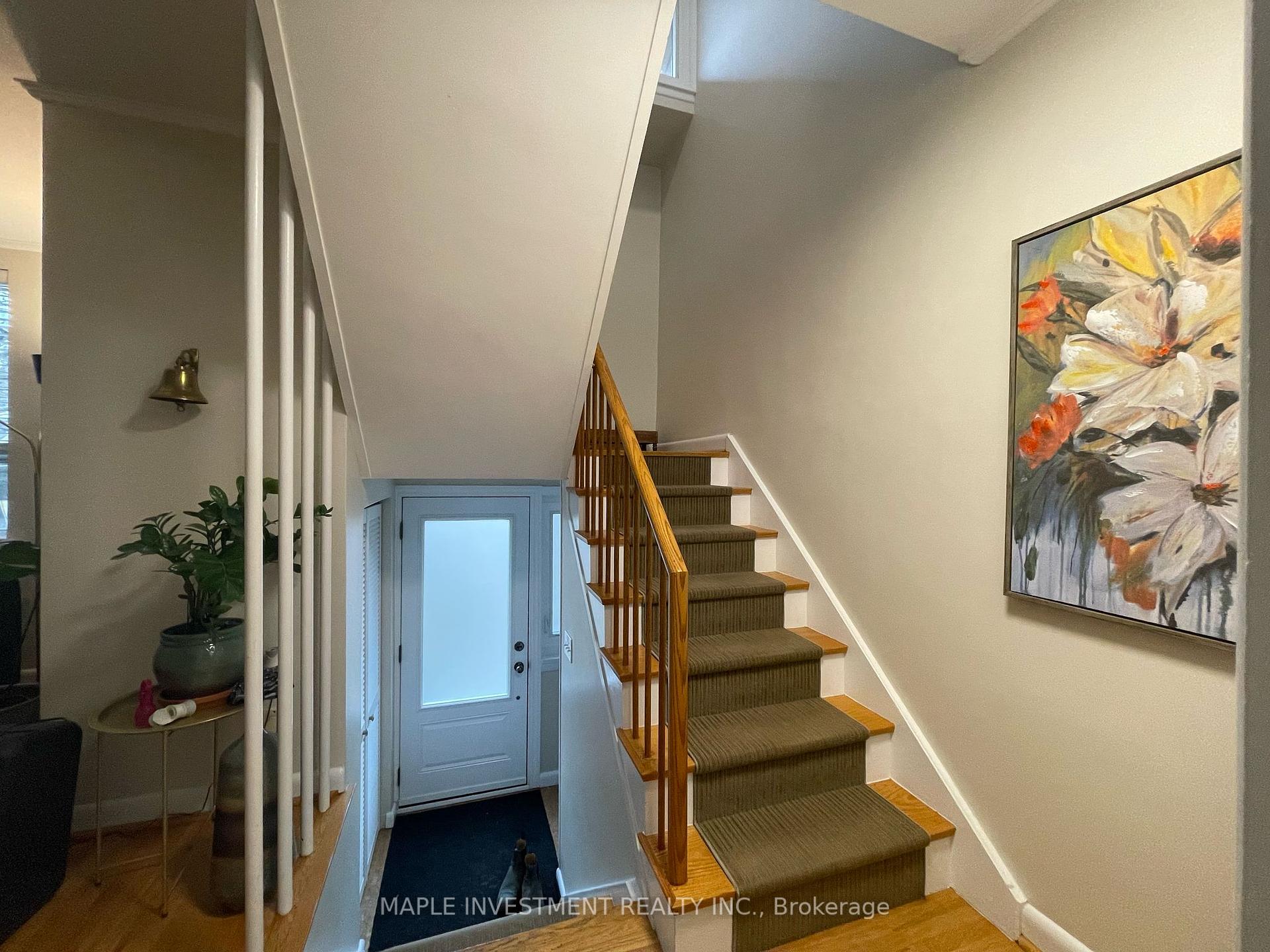 3 Bedrooms Condo at 70 Broadpath, Toronto For sale