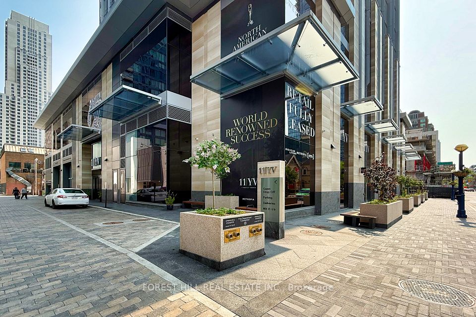 11 Yorkville
