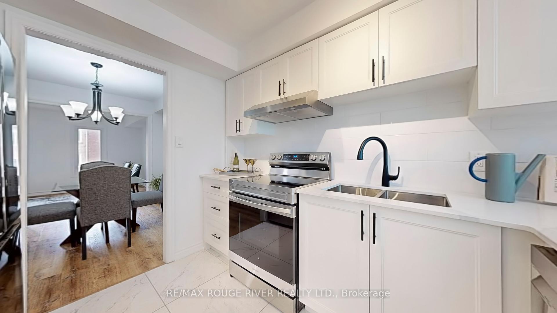 3 Bedrooms Condo at 2 Dowry, Toronto For sale