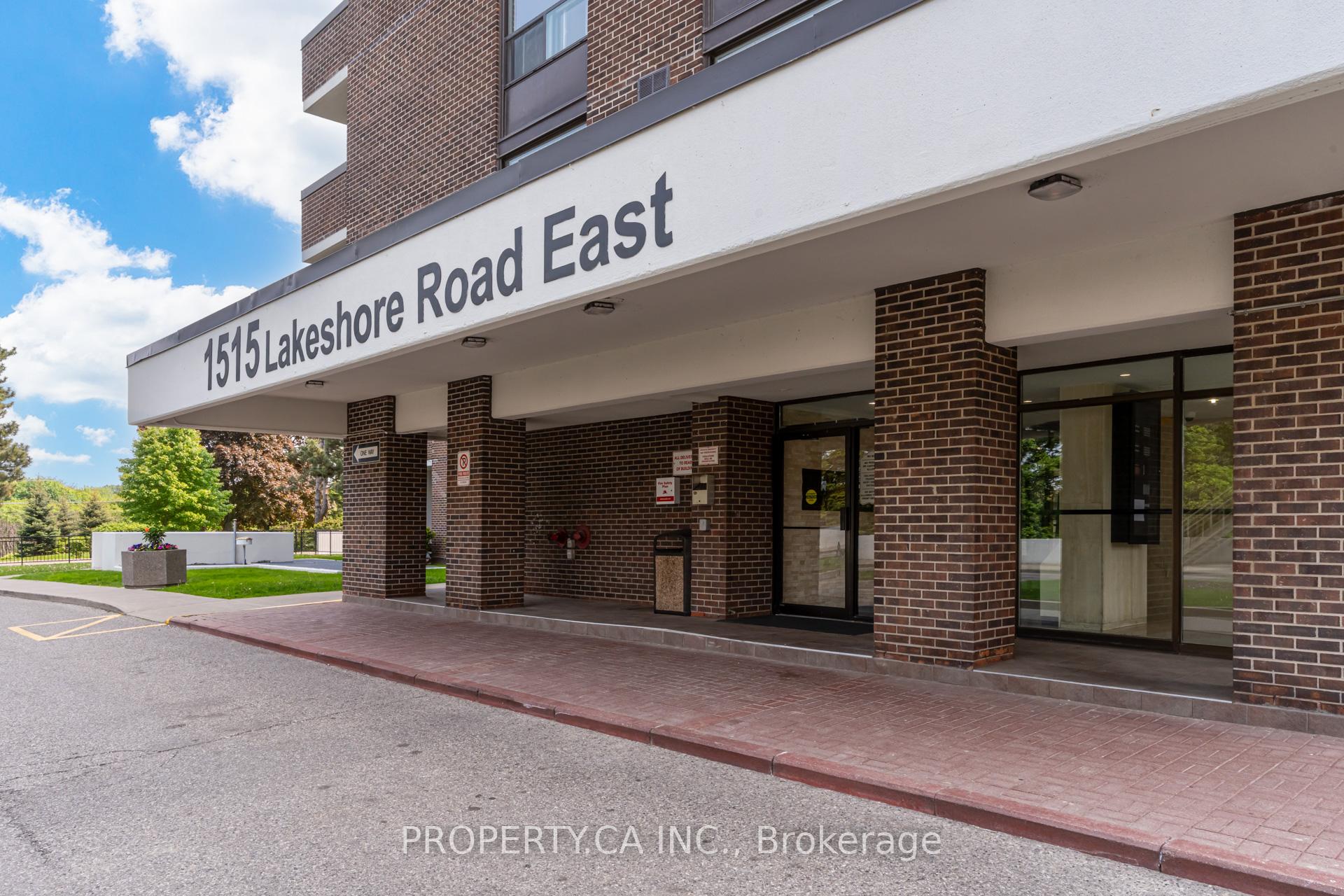 3 Bedrooms Condo at 1515 Lakeshore, Mississauga For sale