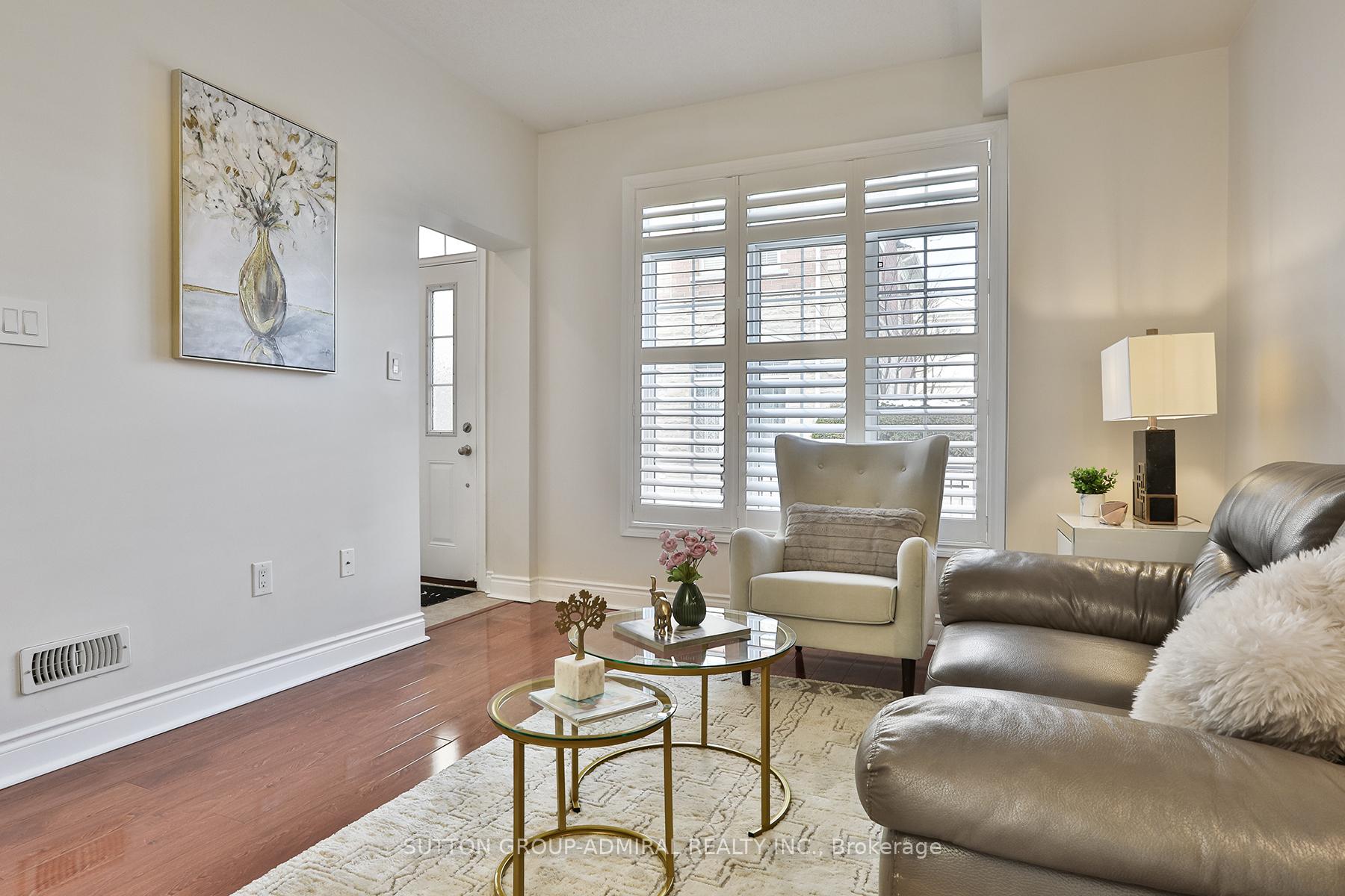 3 Bedrooms Condo at 8 Brighton, Vaughan For sale