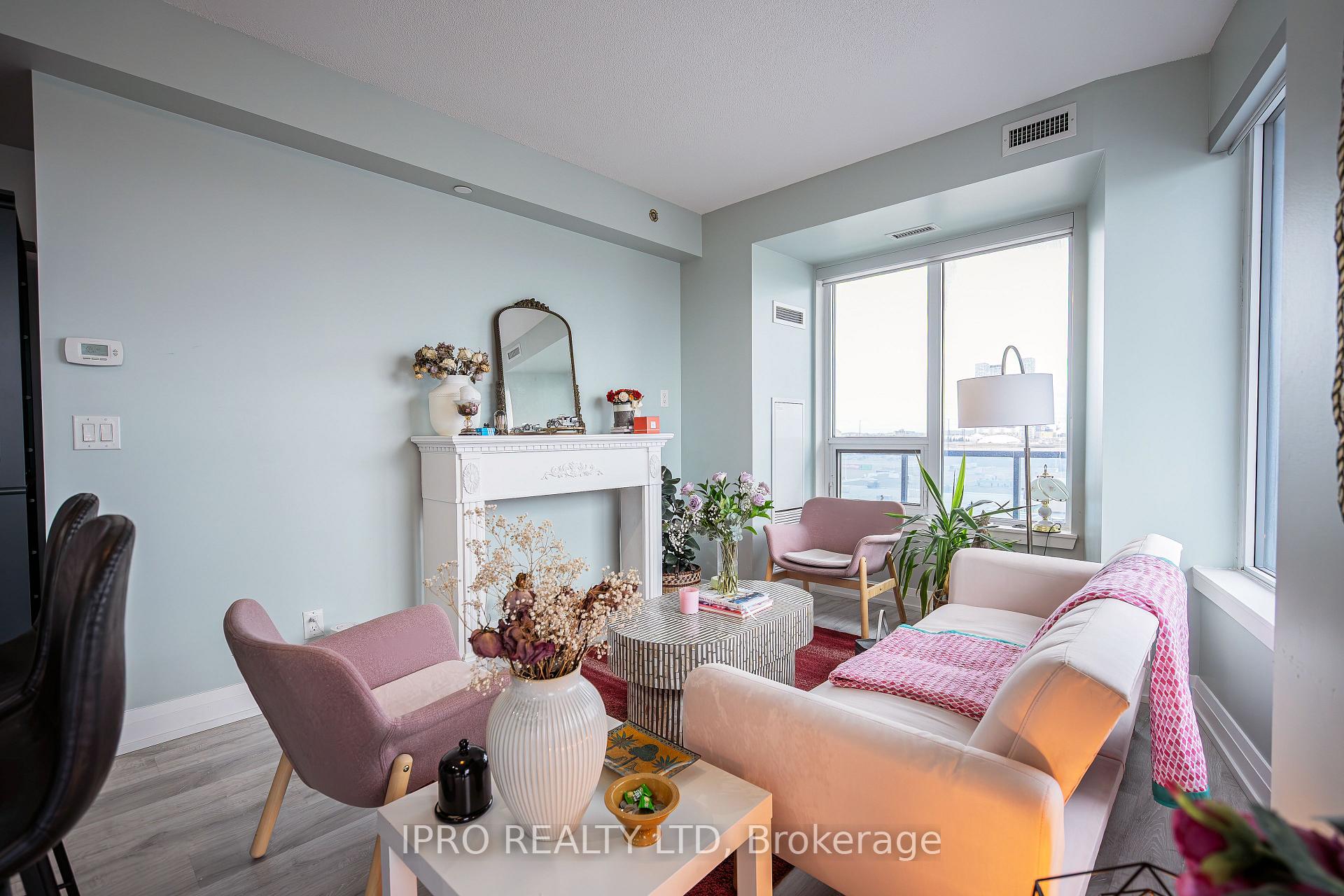 2 Bedrooms Condo at 3600 Hwy 7,  Vaughan For sale