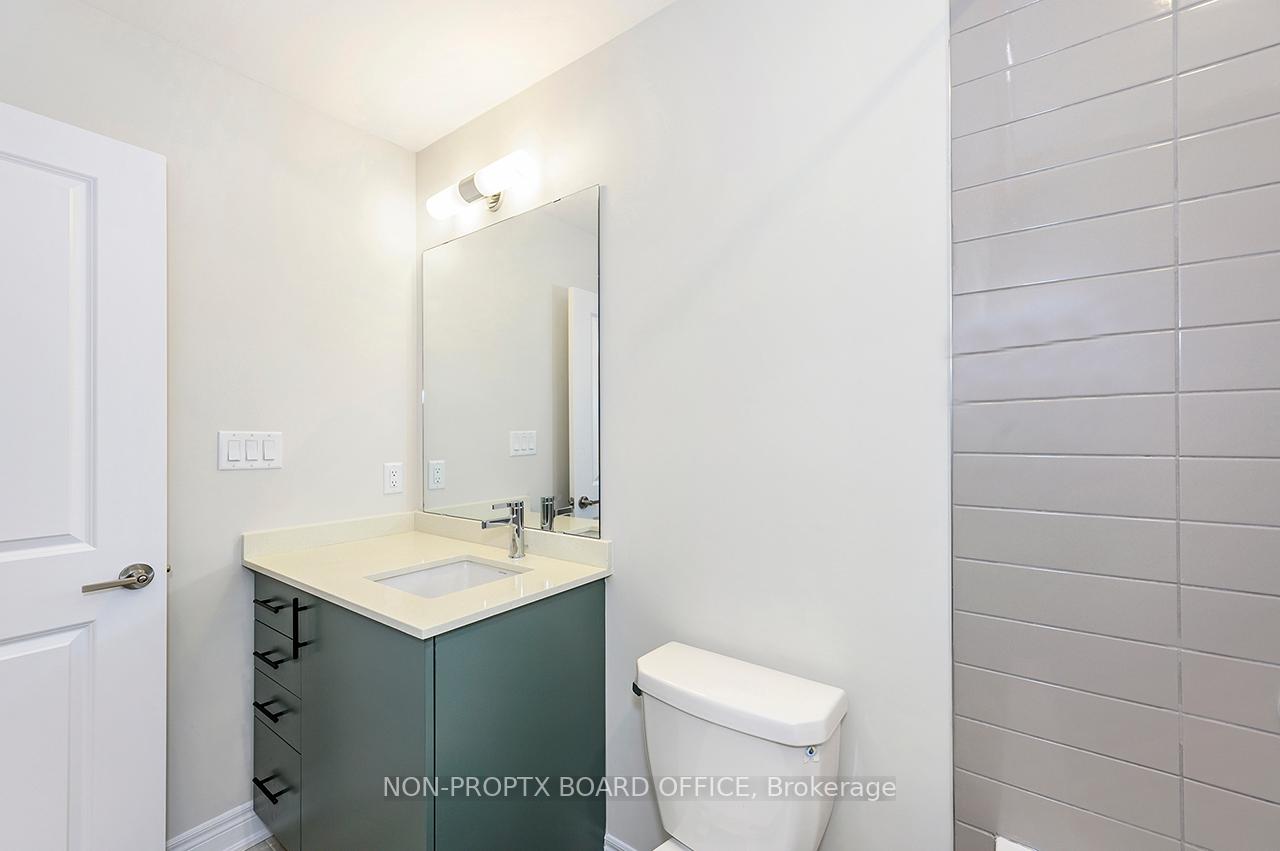 3 Bedrooms Condo at 2184 Postmaster,  Oakville For sale