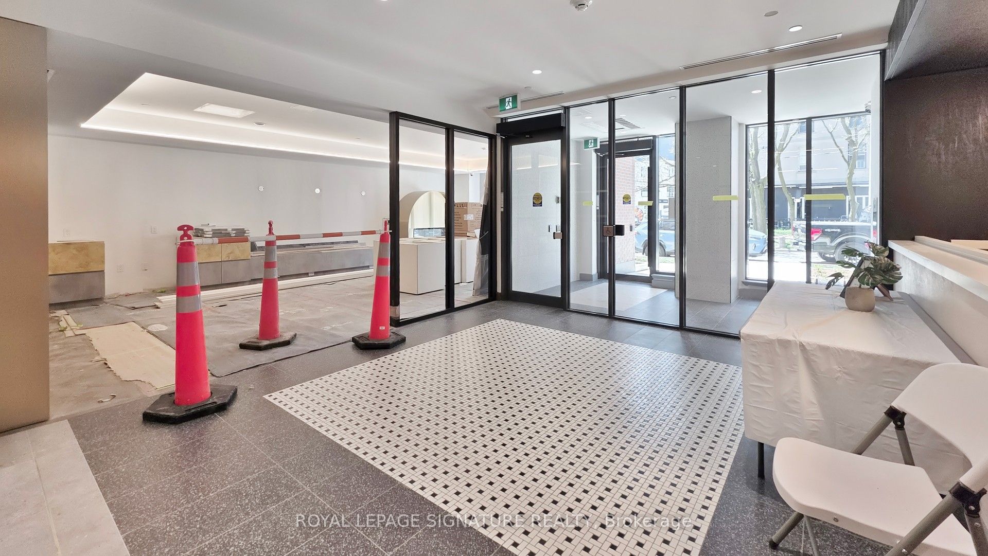 1200 Dundas Street W, #203