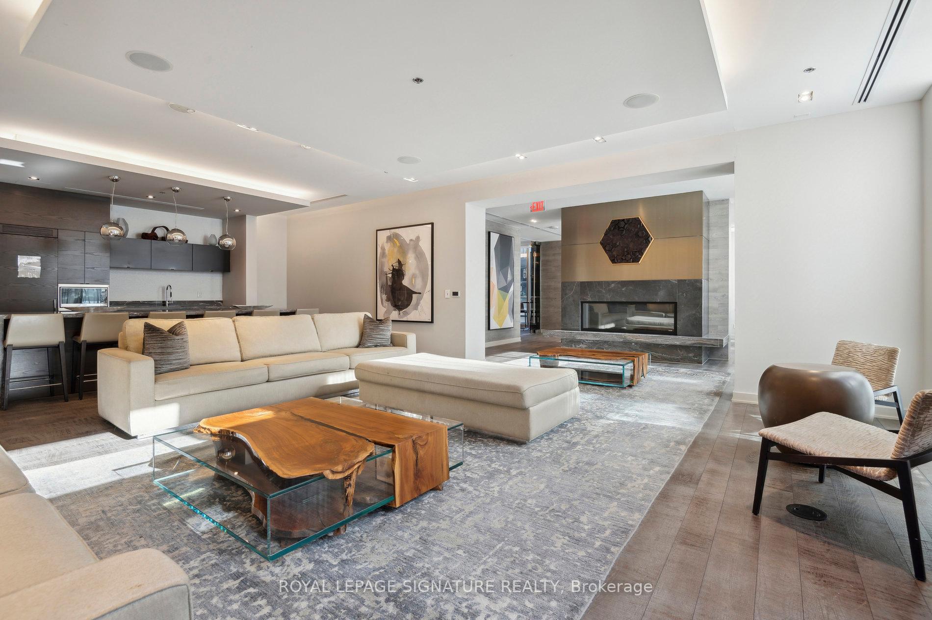 2 Bedrooms Condo at 88 Scott, Toronto For sale