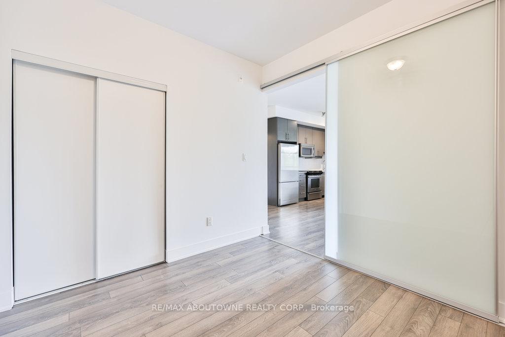 2 Bedrooms Condo at 128 Garden, Oakville For sale