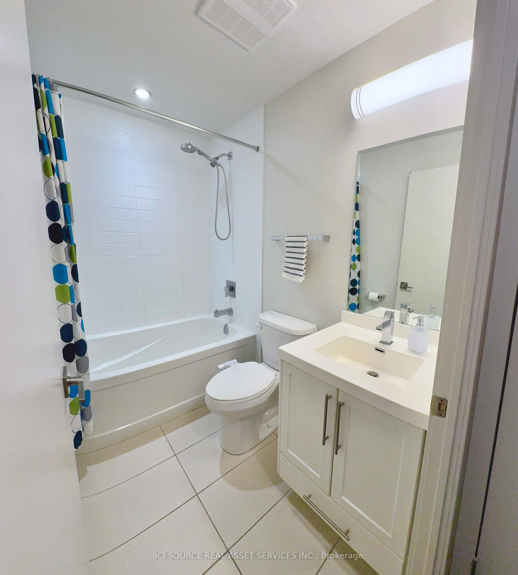 2 Bedrooms Condo at 2081 Fairview,  Burlington For sale