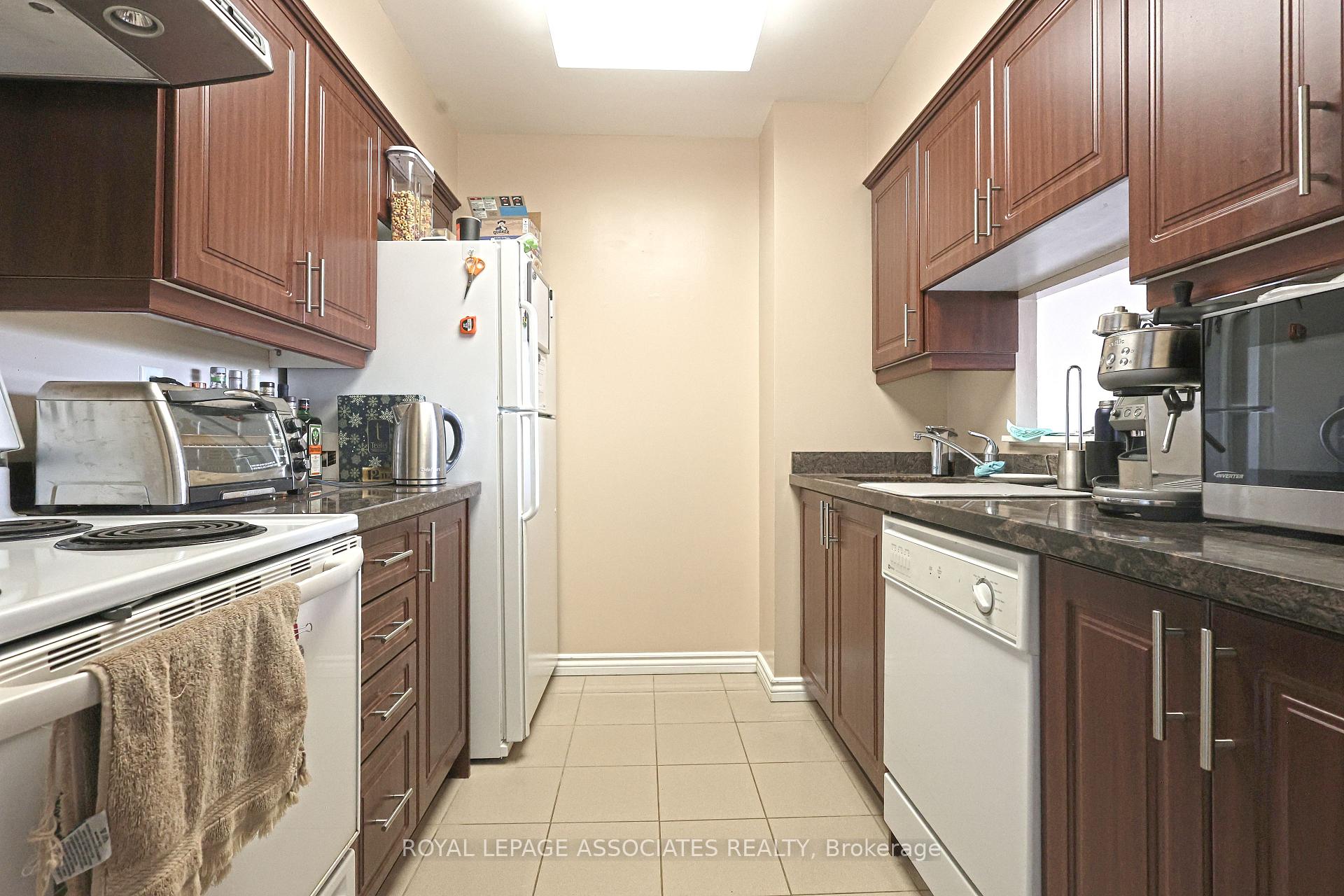 1 Bedroom Condo at 21 Overlea, Toronto For sale