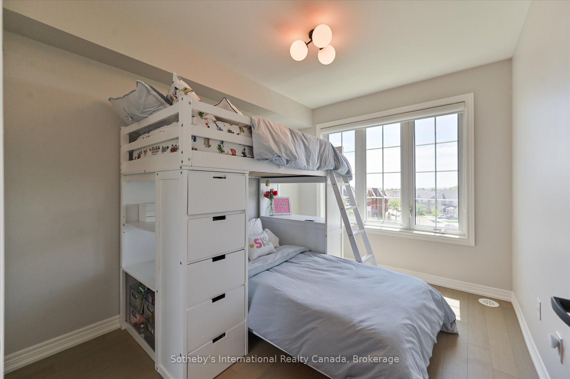 2 Bedrooms Condo at 2199 Lillykin, Oakville For sale