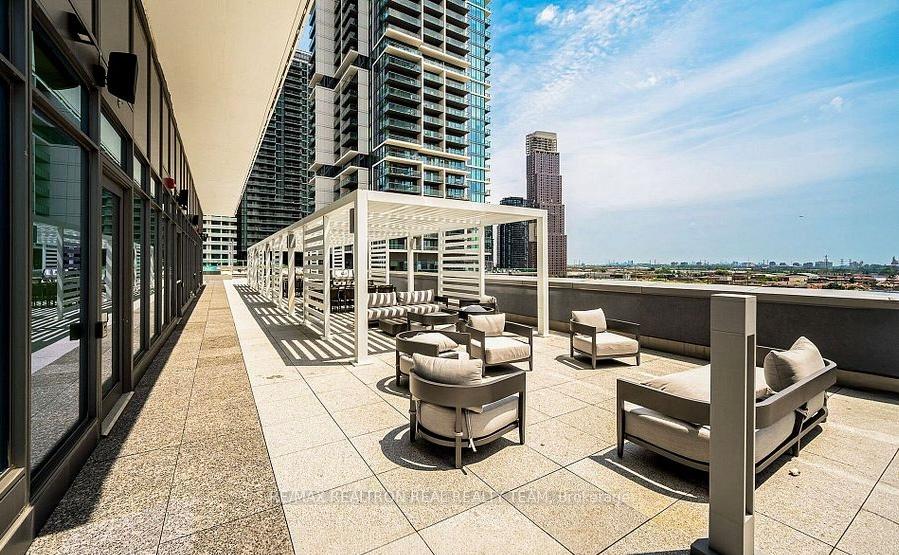 1 Bedroom Condo at 1000 Portage, Vaughan For sale
