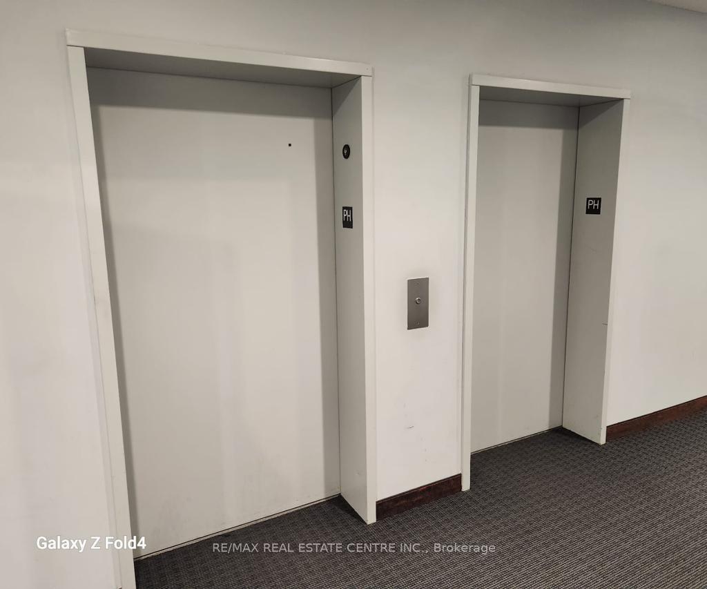3 Bedrooms Condo at 22 East Haven,  Toronto For sale