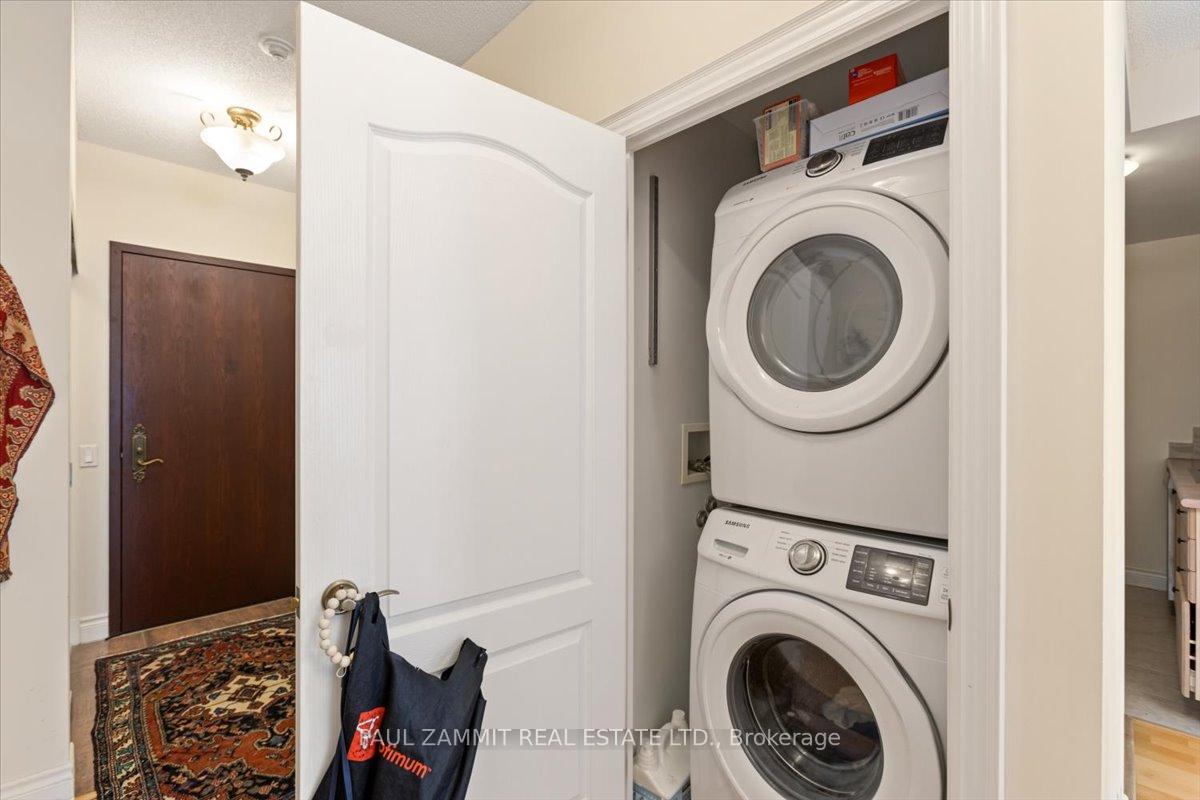 1 Bedroom Condo at 1 Clairtrell, Toronto For sale
