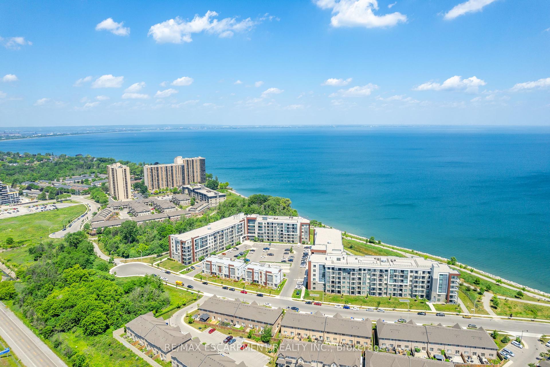 2 Bedrooms Condo at 125 Shoreview, Hamilton For sale