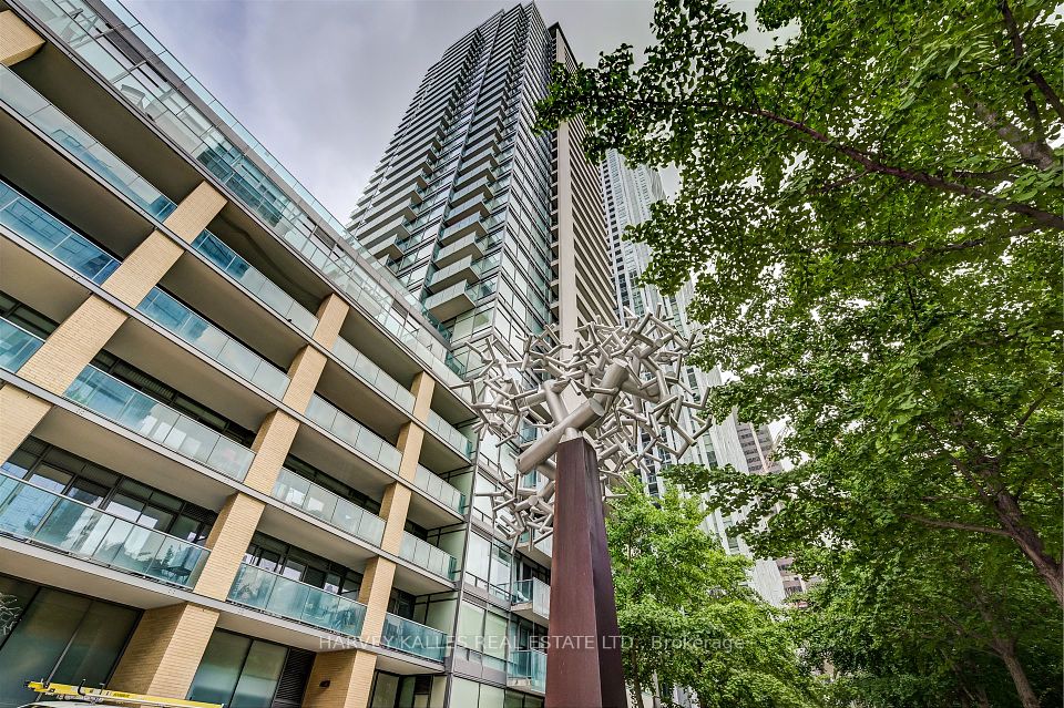 18 Yorkville Avenue 2906