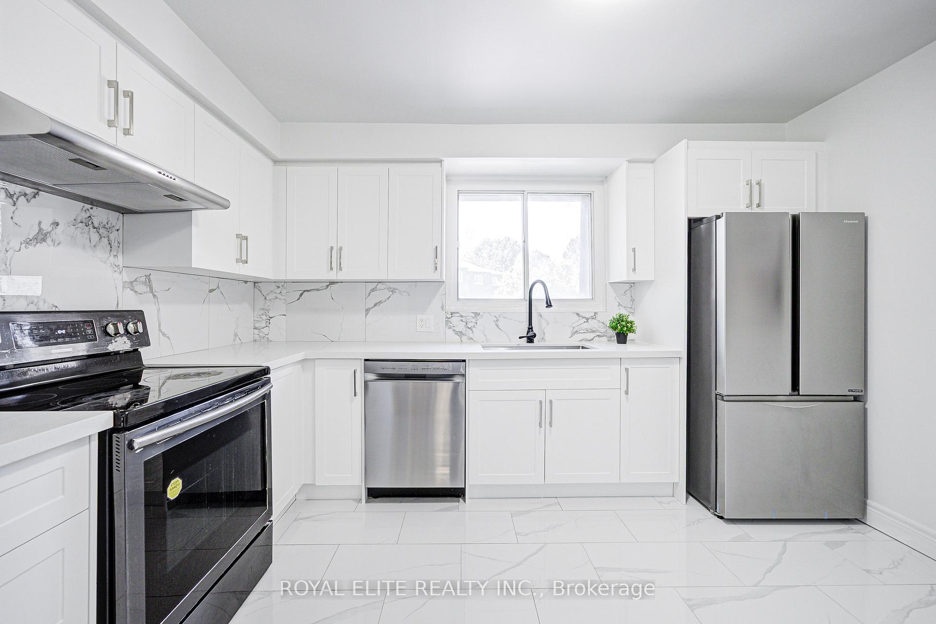 4 Bedrooms Condo at 3075 Bridletowne, Toronto For sale