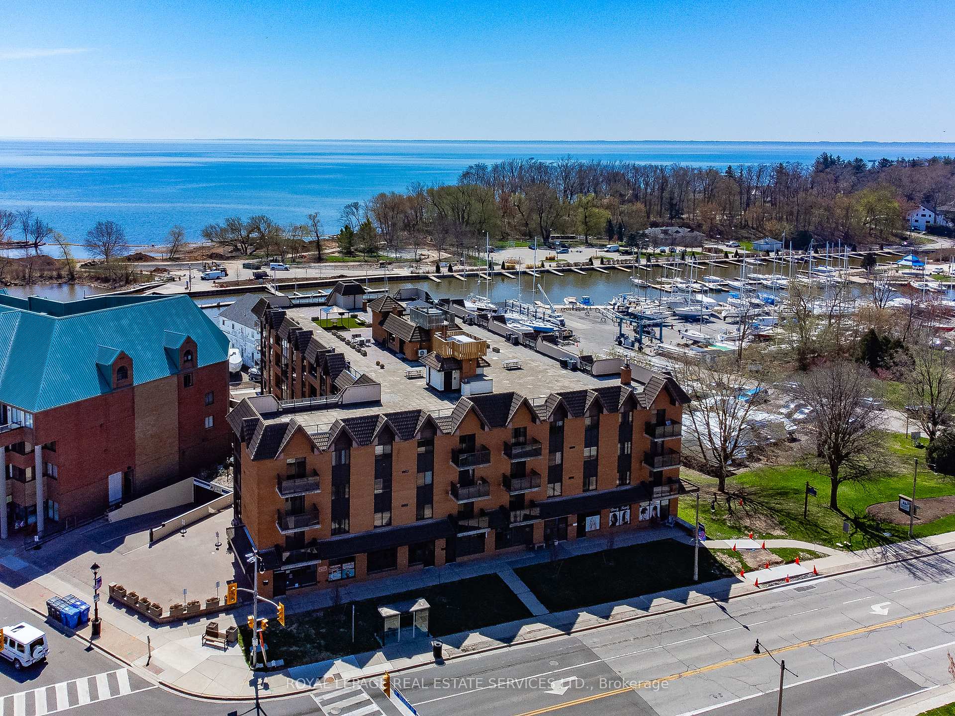 2 Bedrooms Condo at 102 Bronte,  Oakville For sale