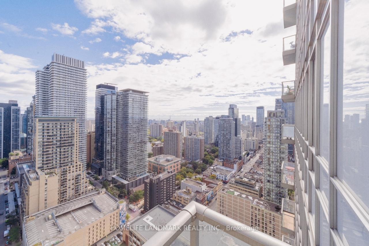 2 Bedrooms Condo at 21 Balmuto,  Toronto For sale