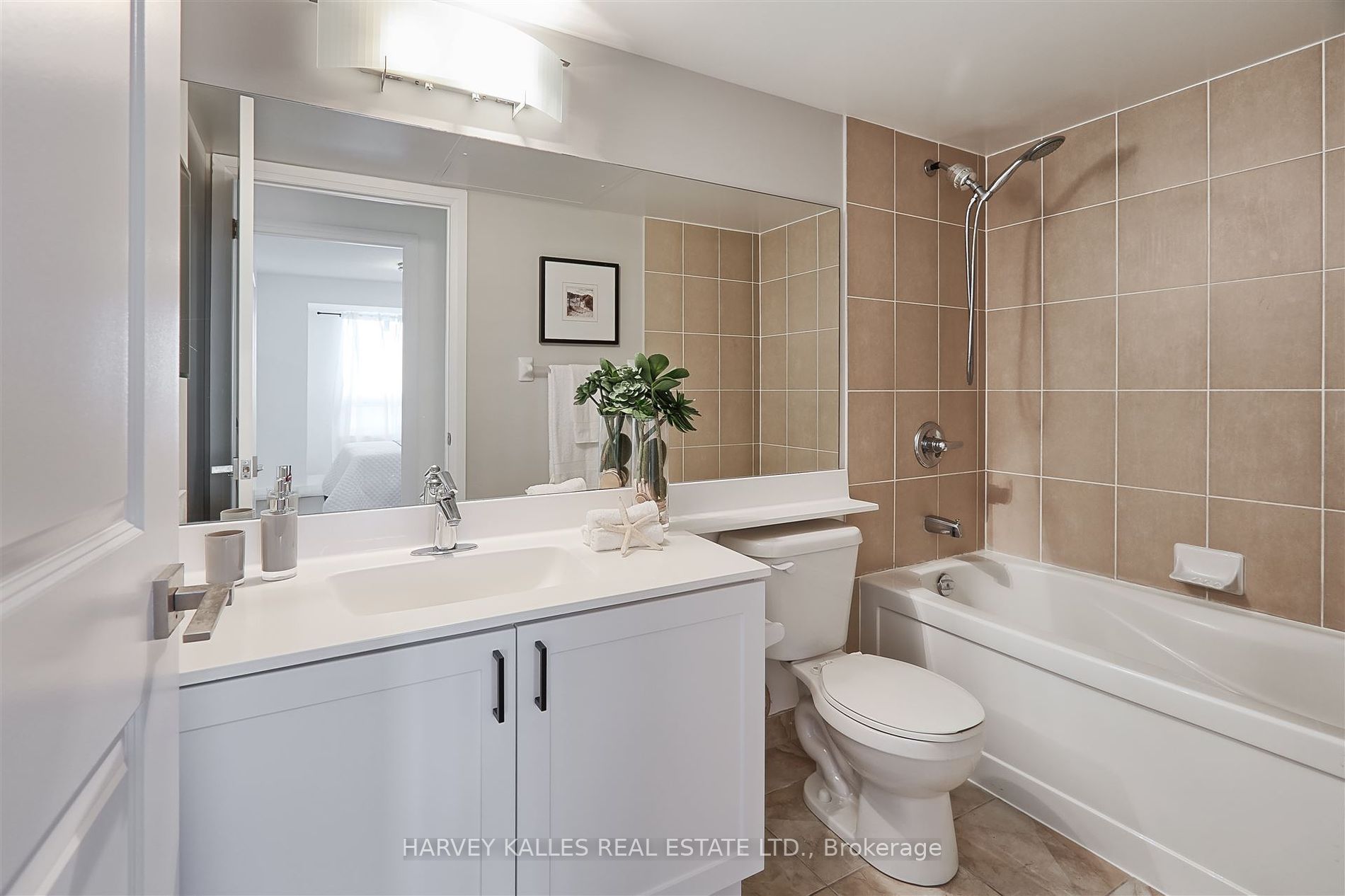1070 Sheppard Avenue W 912