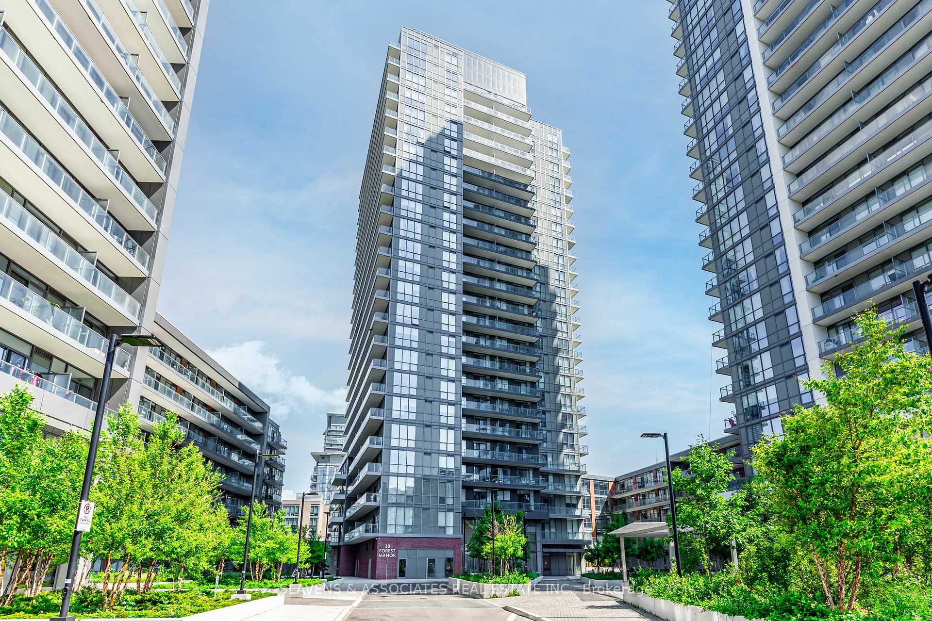 3 Bedrooms Condo at 38 Forest Manor, Toronto For sale
