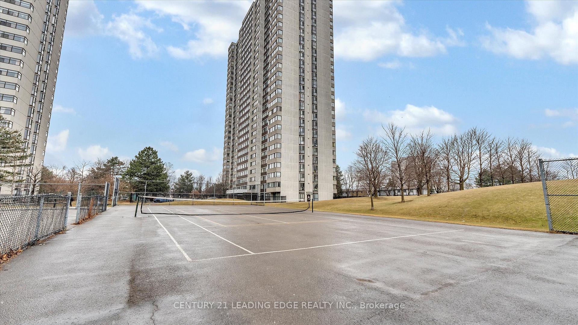 2 Bedrooms Condo at 80 Antibes, Toronto For sale
