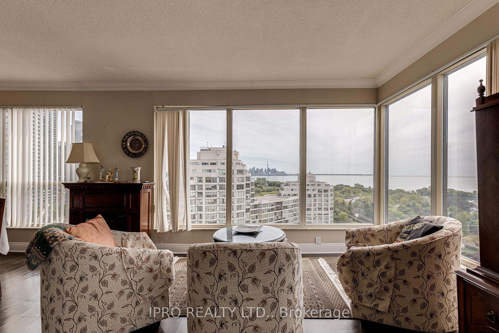 3 Bedrooms Condo at 2269 Lake Shore, Toronto For sale