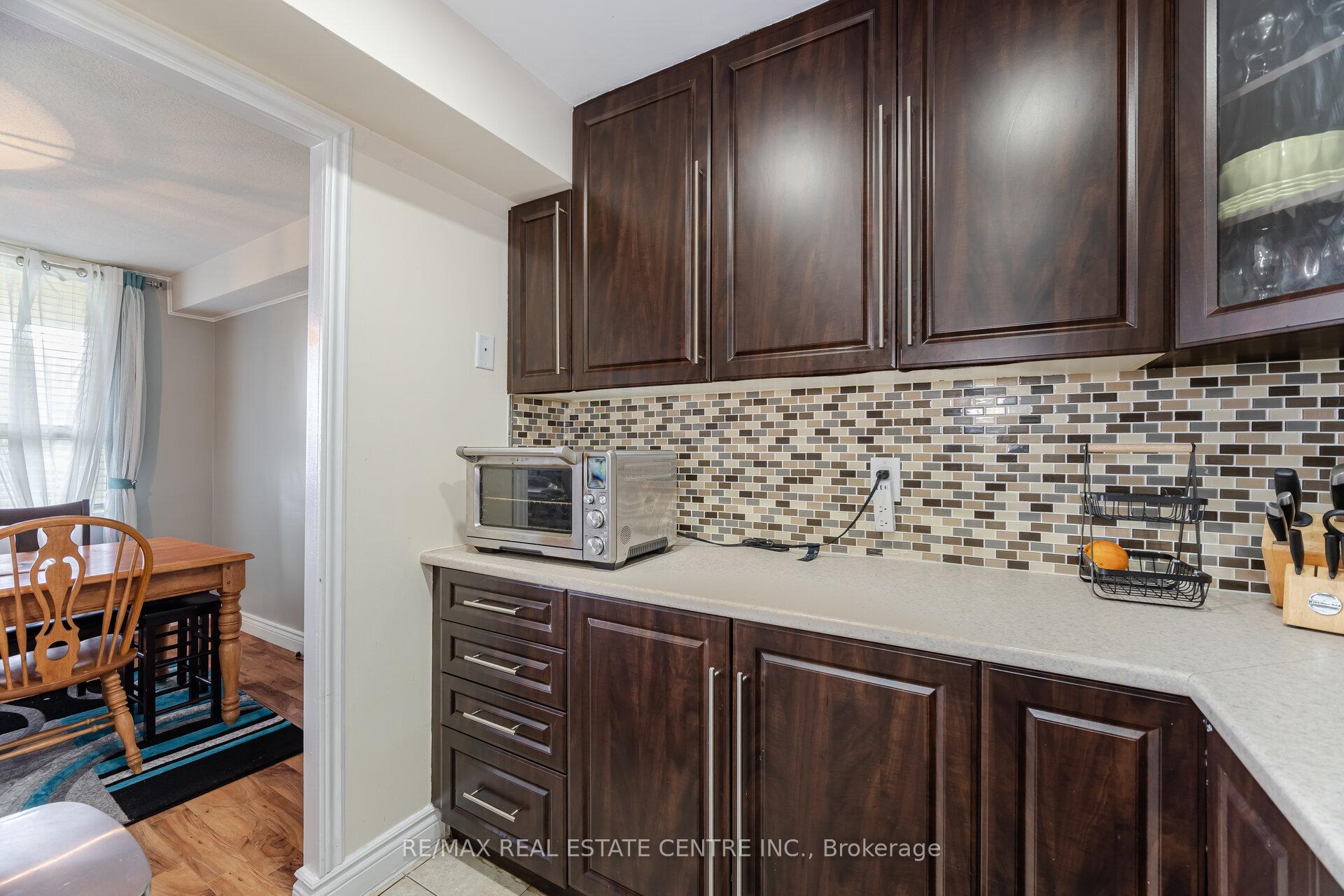 2 Bedrooms Condo at 2825 Islington, Toronto For sale