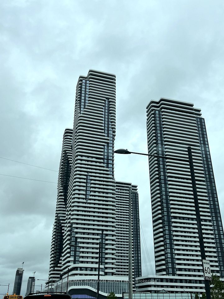 225 COMMERCE Street