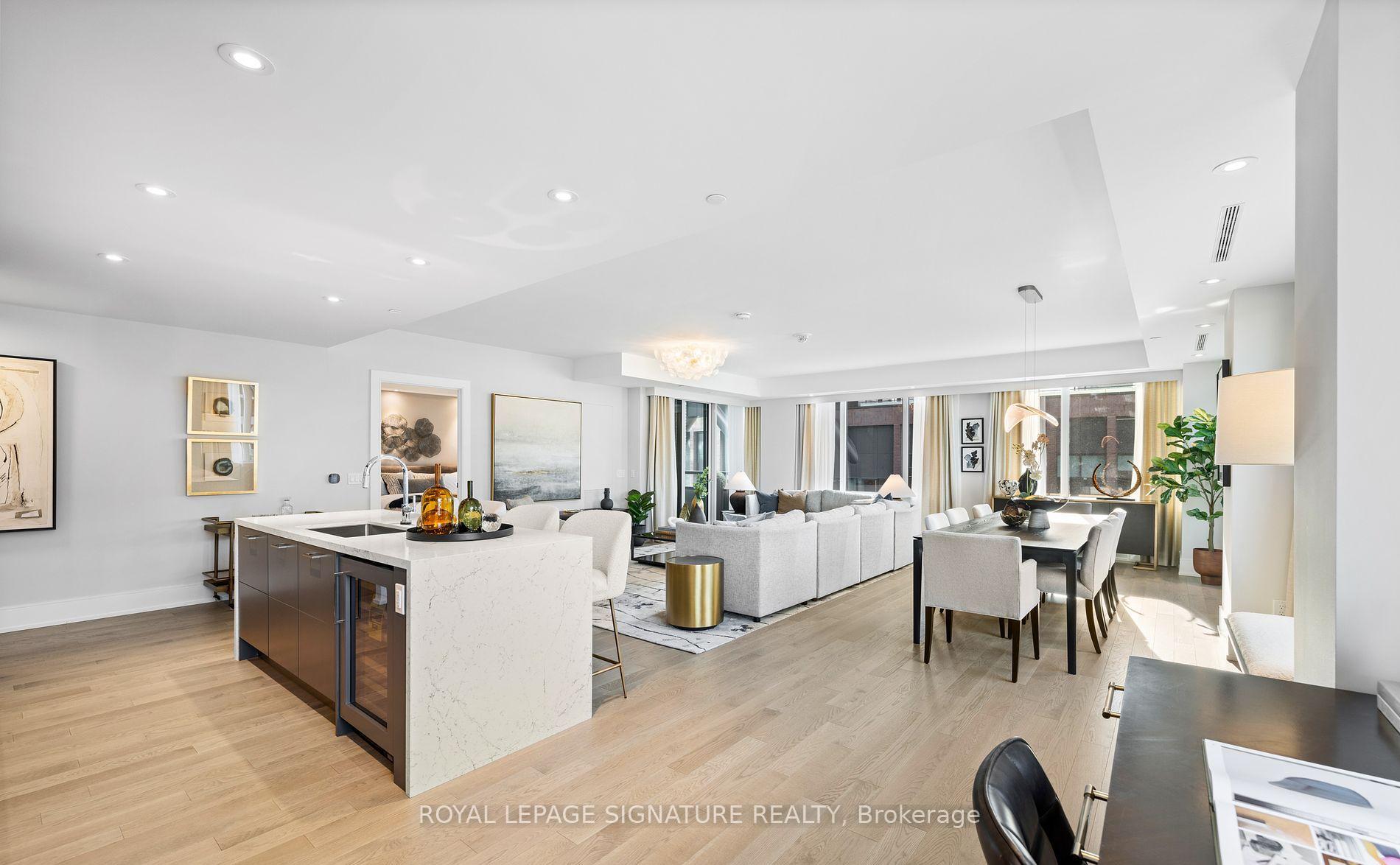 2 Bedrooms Condo at 455 Wellington, Toronto For sale