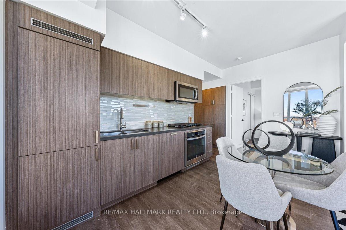 2 Bedrooms Condo at 501 St Clair, Toronto For sale