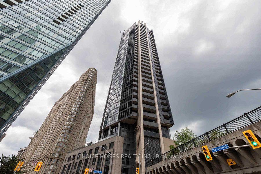 #702 – 1 The Esplanade N/A, Toronto, ON M5E 0A8