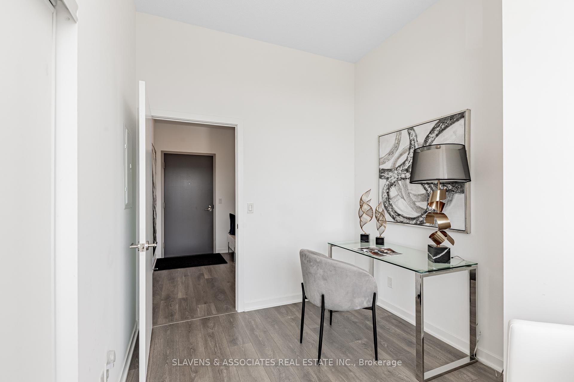 3 Bedrooms Condo at 38 Forest Manor, Toronto For sale