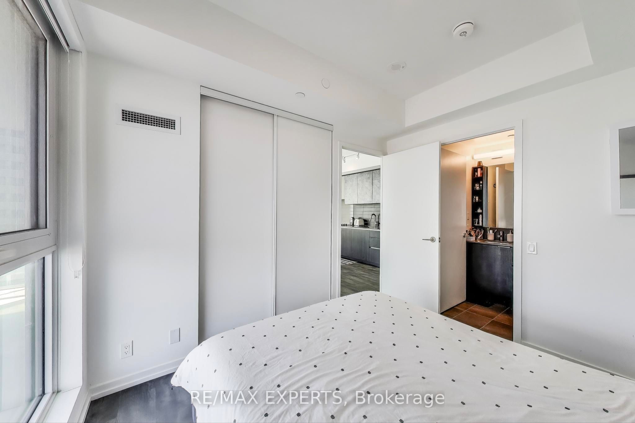 7890 Jane Street, #1609