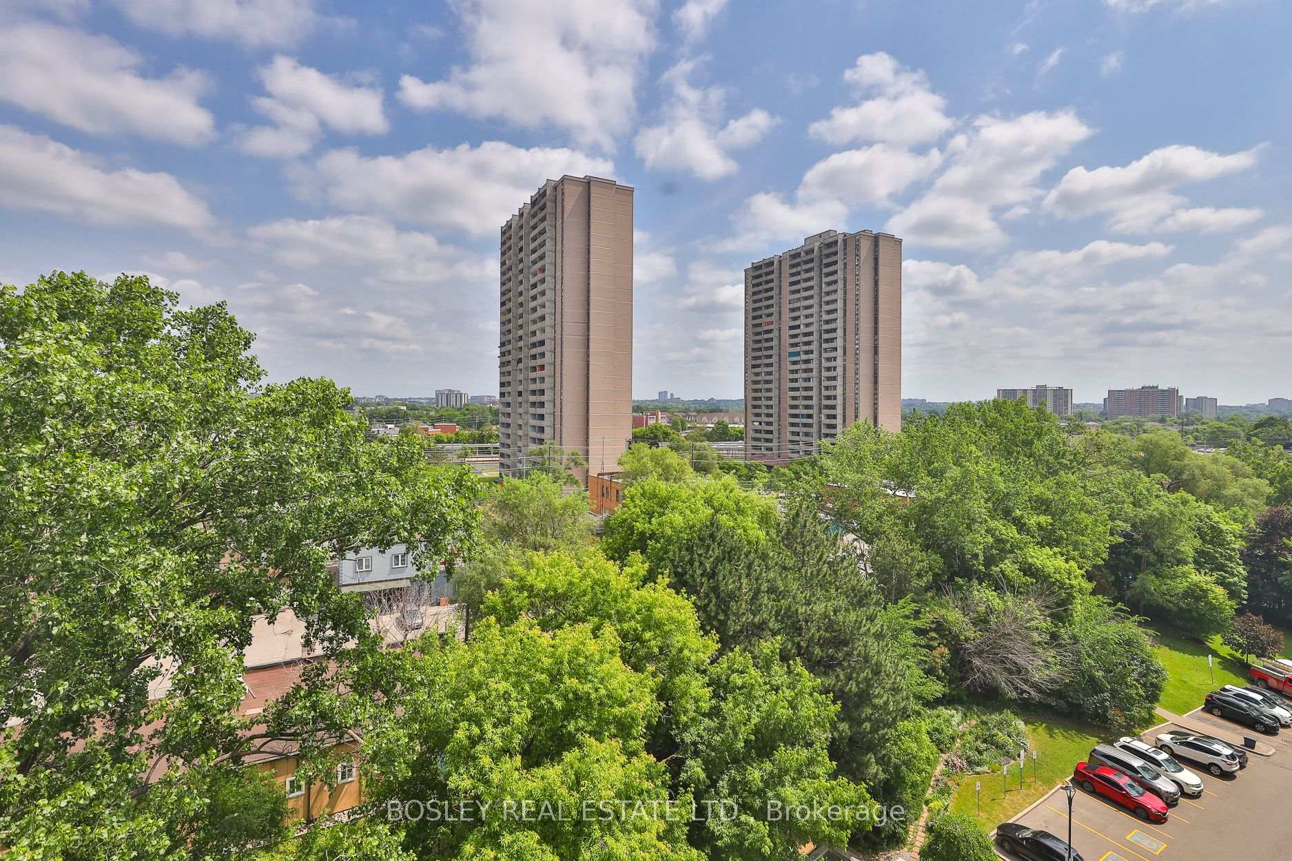 2 Bedrooms Condo at 3 Hickory Tree, Toronto For sale