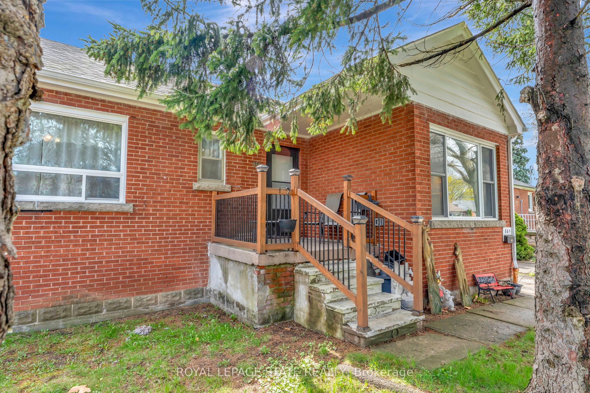 865 Garth Street, Hamilton, ON L9C 4K7