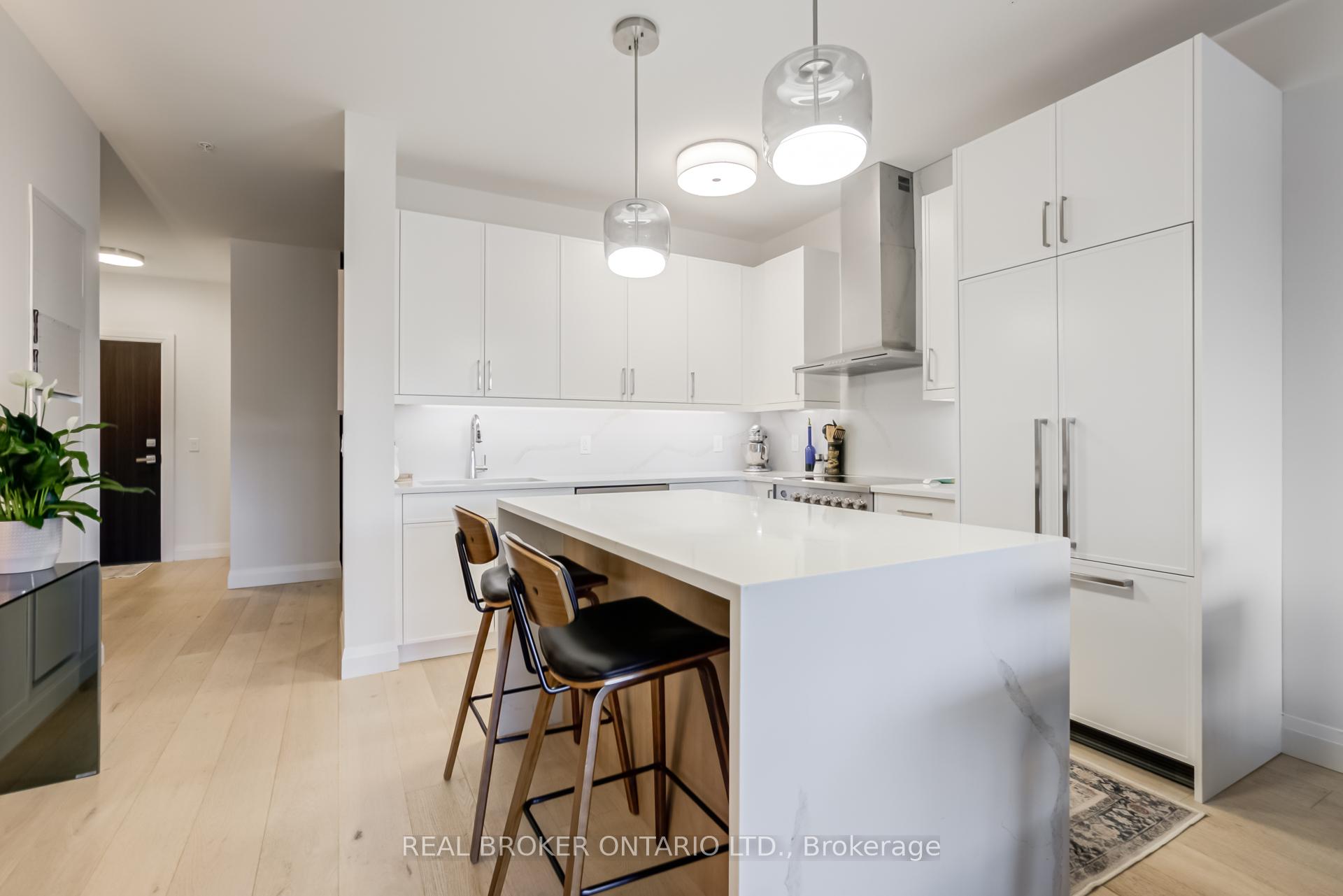 2 Bedrooms Condo at 500 Brock,  Burlington For sale