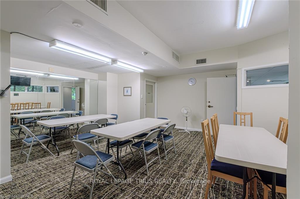 2 Bedrooms Condo at 6500 Montevideo,  Mississauga For sale